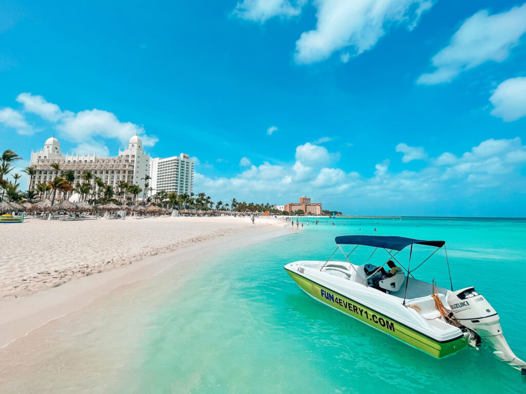 Aruba one happy island